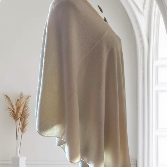 Anthropologie Asymmetrical Poncho Lightweight Ivory Knit Women’s One Size NWT - Picture 7 of 10